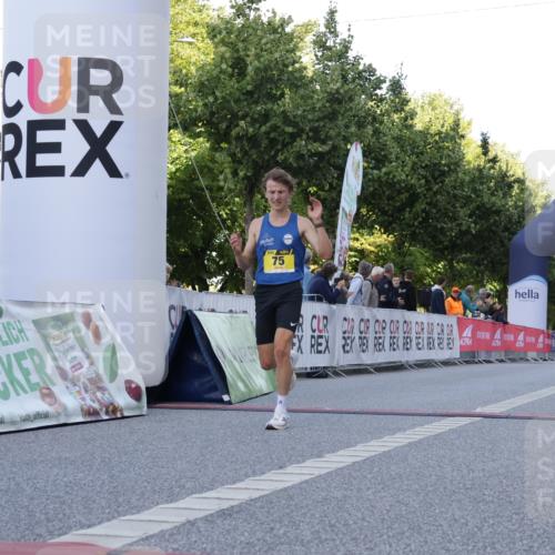 06.09.2026 - CURREX Alsterlauf Yannick Fuchs http://msf.ph/oto/10229185 06.09.2026 11:16:31 Ziel 75 meine-sportfotos.de