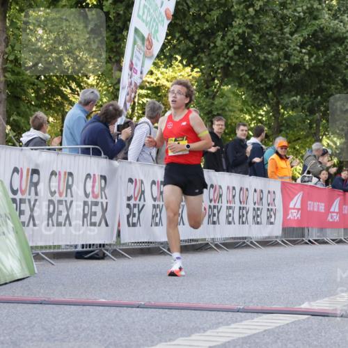 06.09.2026 - CURREX Alsterlauf Yannick Fuchs http://msf.ph/oto/10229190 06.09.2026 11:16:37 Ziel 64, 75 meine-sportfotos.de