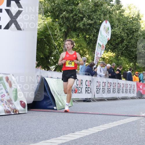 06.09.2026 - CURREX Alsterlauf Yannick Fuchs http://msf.ph/oto/10229193 06.09.2026 11:16:38 Ziel 64, 75 meine-sportfotos.de