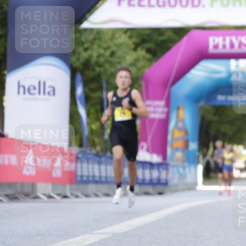 06.09.2026 - CURREX Alsterlauf Yannick Fuchs http://msf.ph/oto/10229216 06.09.2026 11:17:07 Ziel 76 meine-sportfotos.de