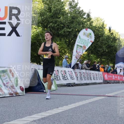 06.09.2026 - CURREX Alsterlauf Yannick Fuchs http://msf.ph/oto/10229255 06.09.2026 11:17:37 Ziel 56, 69 meine-sportfotos.de