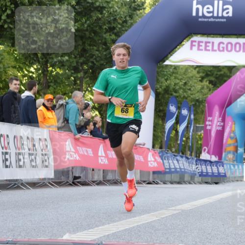06.09.2026 - CURREX Alsterlauf Yannick Fuchs http://msf.ph/oto/10229267 06.09.2026 11:17:47 Ziel 51, 56, 68 meine-sportfotos.de
