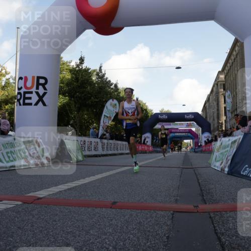 06.09.2026 - CURREX Alsterlauf Yannick Fuchs http://msf.ph/oto/10229282 06.09.2026 11:17:51 Ziel 51, 67, 68, 72 meine-sportfotos.de