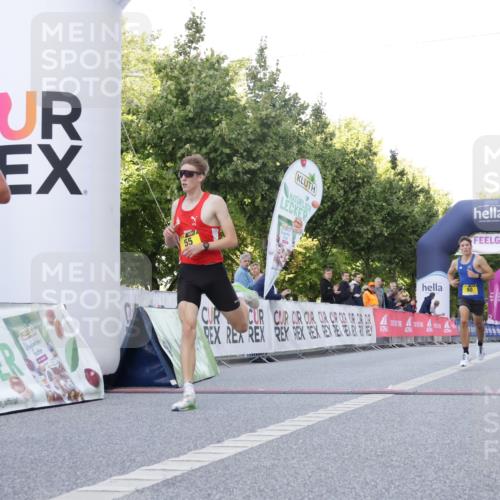 06.09.2026 - CURREX Alsterlauf Yannick Fuchs http://msf.ph/oto/10229302 06.09.2026 11:17:59 Ziel 55, 67, 72, 90, 1074 meine-sportfotos.de