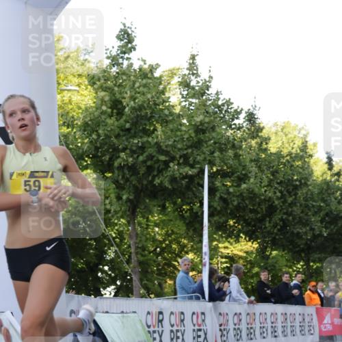 06.09.2026 - CURREX Alsterlauf Yannick Fuchs http://msf.ph/oto/10229331 06.09.2026 11:18:39 Ziel 53, 59, 77, 82 meine-sportfotos.de