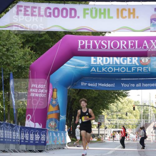 06.09.2026 - CURREX Alsterlauf Yannick Fuchs http://msf.ph/oto/10229365 06.09.2026 11:20:00 Ziel  meine-sportfotos.de