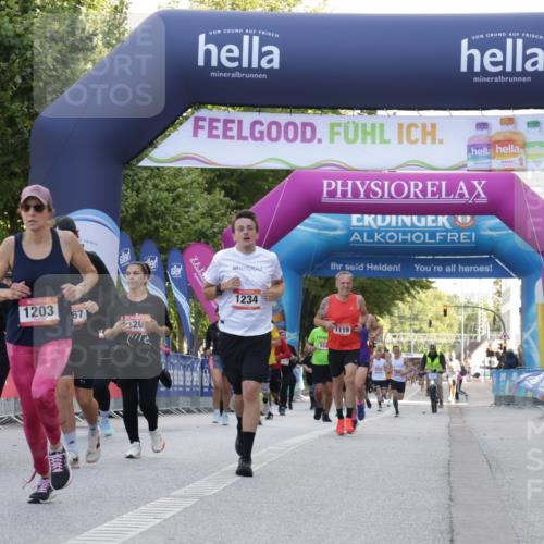 06.09.2026 - CURREX Alsterlauf Yannick Fuchs http://msf.ph/oto/10229405 06.09.2026 11:45:09 Ziel 1183, 1203, 1234, 1278, 1299, 1330, 8110, 8347 meine-sportfotos.de