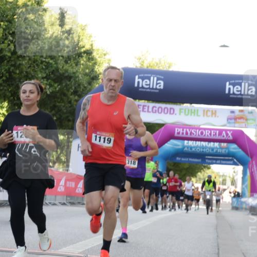 06.09.2026 - CURREX Alsterlauf Yannick Fuchs http://msf.ph/oto/10229410 06.09.2026 11:45:15 Ziel 1031, 1095, 1119, 1200, 1203, 1234, 1278, 1299, 1318, 4802, 8110 meine-sportfotos.de