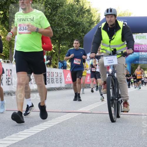 06.09.2026 - CURREX Alsterlauf Yannick Fuchs http://msf.ph/oto/10229420 06.09.2026 11:45:23 Ziel 1030, 1031, 1033, 1119, 1129, 1140, 1258, 1294, 1304, 1318, 1340, 4802, 8344 meine-sportfotos.de
