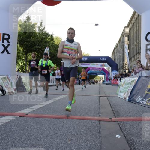 06.09.2026 - CURREX Alsterlauf Yannick Fuchs http://msf.ph/oto/10229434 06.09.2026 11:45:28 Ziel 1030, 1033, 1129, 1140, 1149, 1216, 1258, 1294, 1295, 1304, 1340, 8136, 8344 meine-sportfotos.de