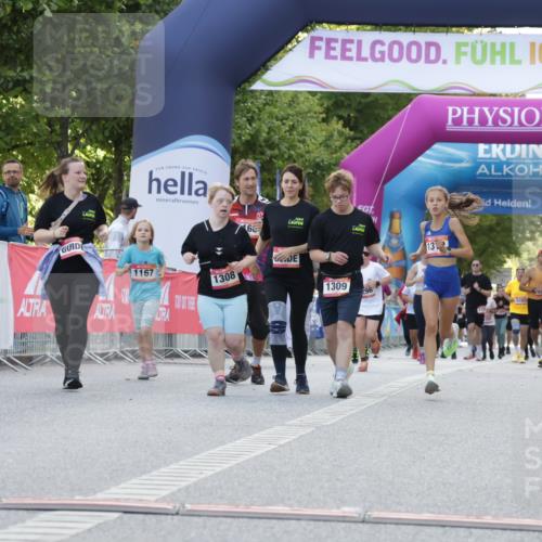06.09.2026 - CURREX Alsterlauf Yannick Fuchs http://msf.ph/oto/10229443 06.09.2026 11:45:36 Ziel 1026, 1149, 1216, 1295, 1312, 1317, 8136 meine-sportfotos.de