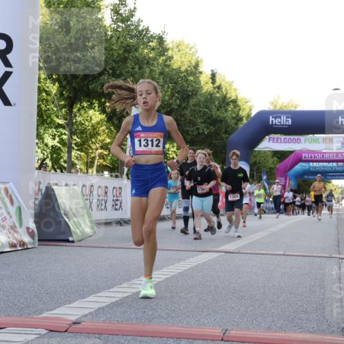 06.09.2026 - CURREX Alsterlauf Yannick Fuchs http://msf.ph/oto/10229453 06.09.2026 11:45:41 Ziel 1026, 1166, 1167, 1296, 1308, 1309, 1312, 1317 meine-sportfotos.de