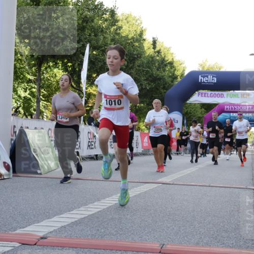 06.09.2026 - CURREX Alsterlauf Yannick Fuchs http://msf.ph/oto/10229480 06.09.2026 11:45:58 Ziel 1010, 1056, 1102, 1122, 1150, 1209, 1257, 1345, 1346, 3755, 8285, 8291 meine-sportfotos.de