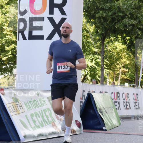 06.09.2026 - CURREX Alsterlauf Yannick Fuchs http://msf.ph/oto/10229552 06.09.2026 11:46:41 Ziel 1007, 1020, 1082, 1118, 1157, 1189, 1210, 8137, 8138, 8162 meine-sportfotos.de
