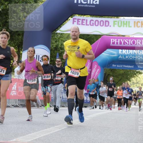 06.09.2026 - CURREX Alsterlauf Yannick Fuchs http://msf.ph/oto/10229581 06.09.2026 11:47:13 Ziel 1001, 1029, 1046, 1321, 1343, 8159, 8184, 8208, 8335 meine-sportfotos.de