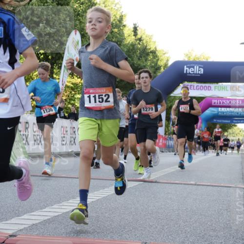 06.09.2026 - CURREX Alsterlauf Yannick Fuchs http://msf.ph/oto/10229585 06.09.2026 11:47:27 Ziel 1081, 1111, 1123, 1130, 1152, 1202, 1226, 1279, 1283, 1329, 8046, 8048, 8172, 8300, 8327 meine-sportfotos.de