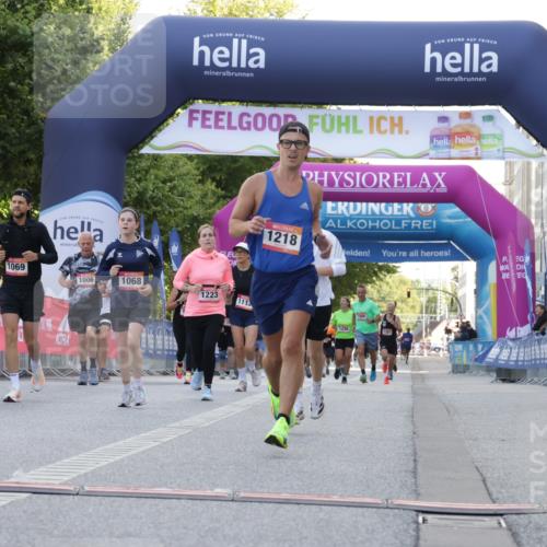 06.09.2026 - CURREX Alsterlauf Yannick Fuchs http://msf.ph/oto/10229608 06.09.2026 11:47:43 Ziel 1059, 1083, 1085, 1135, 1194, 1218, 1333, 8070, 8139 meine-sportfotos.de
