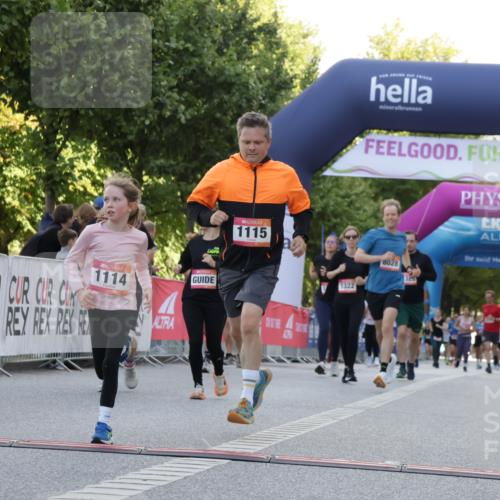 06.09.2026 - CURREX Alsterlauf Yannick Fuchs http://msf.ph/oto/10229624 06.09.2026 11:48:05 Ziel 1037, 1038, 1098, 1114, 1115, 1225, 1281, 1306, 1310, 1322, 1334, 8018, 8028 meine-sportfotos.de
