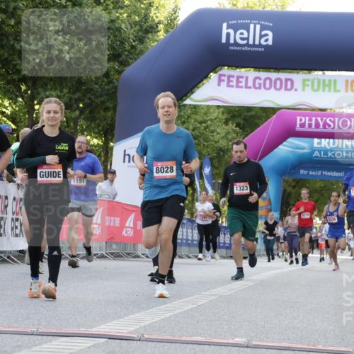 06.09.2026 - CURREX Alsterlauf Yannick Fuchs http://msf.ph/oto/10229626 06.09.2026 11:48:06 Ziel 1037, 1038, 1098, 1114, 1115, 1225, 1259, 1289, 1306, 1310, 1322, 1334, 8018, 8028 meine-sportfotos.de