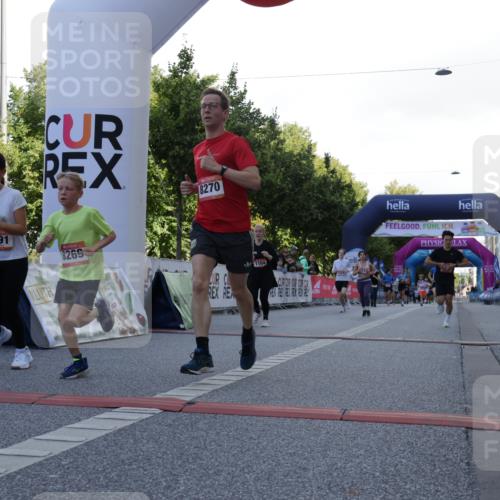 06.09.2026 - CURREX Alsterlauf Yannick Fuchs http://msf.ph/oto/10229633 06.09.2026 11:48:18 Ziel 1104, 1190, 1191, 1192, 1219, 1244, 1259, 1289, 1291, 1323, 1325, 1332, 8269, 8270, 8336 meine-sportfotos.de