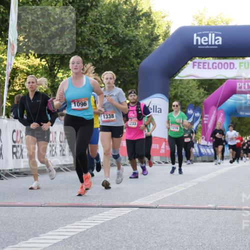 06.09.2026 - CURREX Alsterlauf Yannick Fuchs http://msf.ph/oto/10229689 06.09.2026 11:48:47 Ziel 1005, 1073, 1096, 1097, 1184, 1185, 1222, 1231, 1233, 1238, 1247, 1260, 1265, 1272, 1275, 1276, 1280, 1326, 1337, 1338, 8110 meine-sportfotos.de