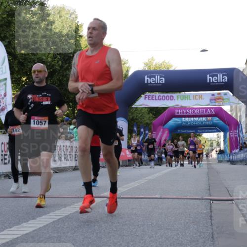 06.09.2026 - CURREX Alsterlauf Yannick Fuchs http://msf.ph/oto/10229727 06.09.2026 11:49:04 Ziel 1013, 1057, 1066, 1119, 1142, 1214, 1243, 1250, 1273, 8042, 8103 meine-sportfotos.de
