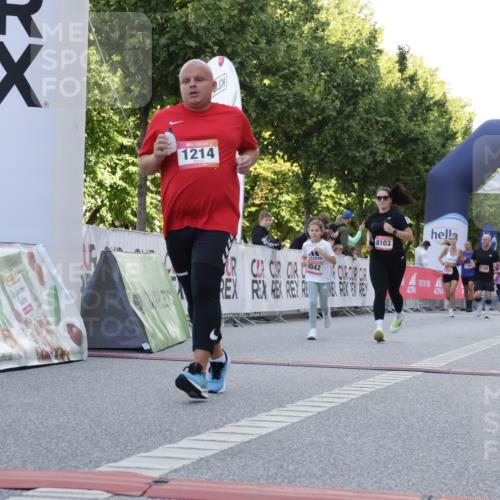 06.09.2026 - CURREX Alsterlauf Yannick Fuchs http://msf.ph/oto/10229729 06.09.2026 11:49:06 Ziel 1013, 1057, 1119, 1142, 1214, 1243, 1273, 1295, 1318, 8042, 8103 meine-sportfotos.de