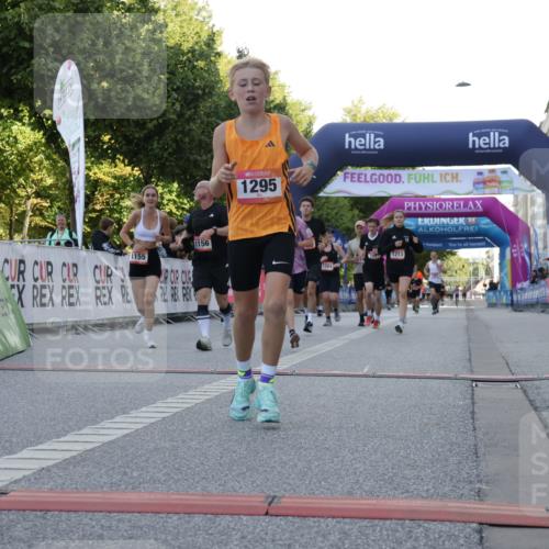 06.09.2026 - CURREX Alsterlauf Yannick Fuchs http://msf.ph/oto/10229743 06.09.2026 11:49:12 Ziel 1063, 1078, 1142, 1155, 1156, 1213, 1214, 1295, 1318, 8042, 8103, 8261 meine-sportfotos.de