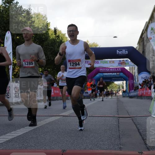 06.09.2026 - CURREX Alsterlauf Yannick Fuchs http://msf.ph/oto/10229762 06.09.2026 11:49:19 Ziel 1063, 1072, 1078, 1155, 1156, 1172, 1213, 1216, 1284, 1285, 1286, 1288, 1294, 8245, 8261 meine-sportfotos.de