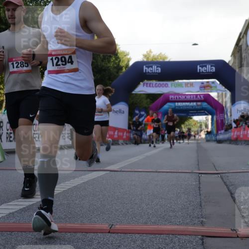 06.09.2026 - CURREX Alsterlauf Yannick Fuchs http://msf.ph/oto/10229765 06.09.2026 11:49:19 Ziel 1063, 1072, 1078, 1155, 1156, 1172, 1213, 1216, 1284, 1285, 1286, 1288, 1294, 8245, 8261 meine-sportfotos.de