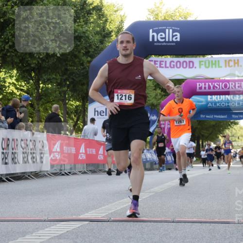 06.09.2026 - CURREX Alsterlauf Yannick Fuchs http://msf.ph/oto/10229770 06.09.2026 11:49:22 Ziel 1060, 1063, 1072, 1078, 1172, 1213, 1216, 1267, 1284, 1285, 1286, 1288, 1294, 8245 meine-sportfotos.de