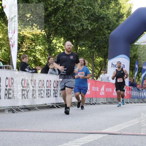 06.09.2026 - CURREX Alsterlauf Yannick Fuchs http://msf.ph/oto/10229785 06.09.2026 11:49:28 Ziel 1060, 1072, 1172, 1216, 1267, 1312, 1320, 8245, 8267 meine-sportfotos.de