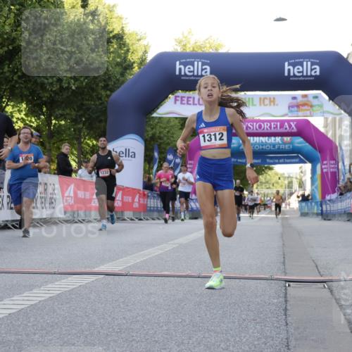 06.09.2026 - CURREX Alsterlauf Yannick Fuchs http://msf.ph/oto/10229789 06.09.2026 11:49:29 Ziel 1060, 1172, 1216, 1232, 1267, 1312, 1320, 8267 meine-sportfotos.de