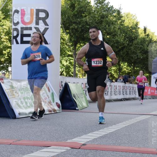06.09.2026 - CURREX Alsterlauf Yannick Fuchs http://msf.ph/oto/10229801 06.09.2026 11:49:34 Ziel 1232, 1249, 1312, 1320, 1328, 8267 meine-sportfotos.de