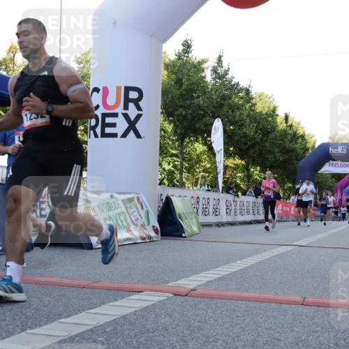 06.09.2026 - CURREX Alsterlauf Yannick Fuchs http://msf.ph/oto/10229803 06.09.2026 11:49:35 Ziel 1232, 1249, 1312, 1320, 1328, 8185, 8267 meine-sportfotos.de
