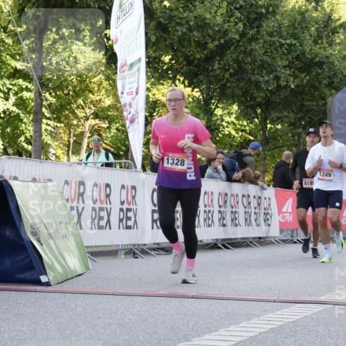 06.09.2026 - CURREX Alsterlauf Yannick Fuchs http://msf.ph/oto/10229804 06.09.2026 11:49:36 Ziel 1232, 1249, 1251, 1312, 1320, 1328, 8185, 8267 meine-sportfotos.de