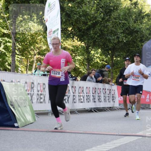 06.09.2026 - CURREX Alsterlauf Yannick Fuchs http://msf.ph/oto/10229806 06.09.2026 11:49:37 Ziel 1232, 1249, 1251, 1312, 1320, 1328, 1339, 8185, 8267 meine-sportfotos.de