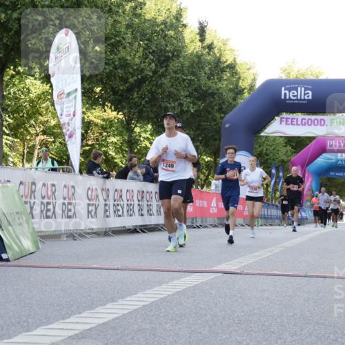 06.09.2026 - CURREX Alsterlauf Yannick Fuchs http://msf.ph/oto/10229807 06.09.2026 11:49:38 Ziel 1232, 1249, 1251, 1320, 1328, 1339, 8185, 8267 meine-sportfotos.de