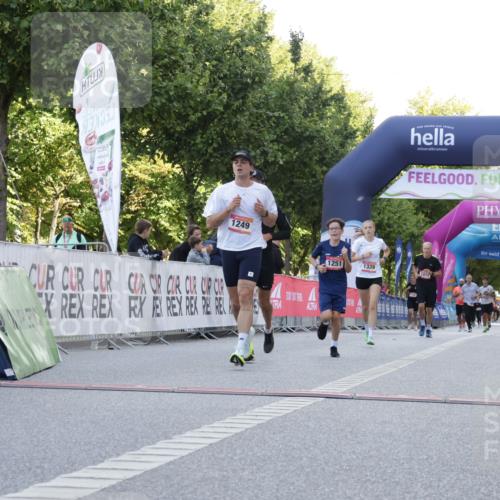 06.09.2026 - CURREX Alsterlauf Yannick Fuchs http://msf.ph/oto/10229808 06.09.2026 11:49:38 Ziel 1232, 1249, 1251, 1320, 1328, 1339, 8185, 8267 meine-sportfotos.de