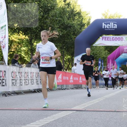 06.09.2026 - CURREX Alsterlauf Yannick Fuchs http://msf.ph/oto/10229819 06.09.2026 11:49:41 Ziel 1012, 1163, 1232, 1249, 1251, 1328, 1339, 8185 meine-sportfotos.de