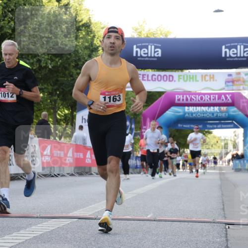 06.09.2026 - CURREX Alsterlauf Yannick Fuchs http://msf.ph/oto/10229823 06.09.2026 11:49:44 Ziel 1012, 1163, 1249, 1251, 1328, 1339, 8185 meine-sportfotos.de