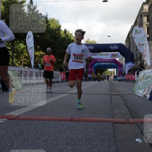 06.09.2026 - CURREX Alsterlauf Yannick Fuchs http://msf.ph/oto/10229846 06.09.2026 11:49:57 Ziel 1004, 1010, 1086, 1101, 1141, 1144, 1290, 1335, 8284, 8291 meine-sportfotos.de