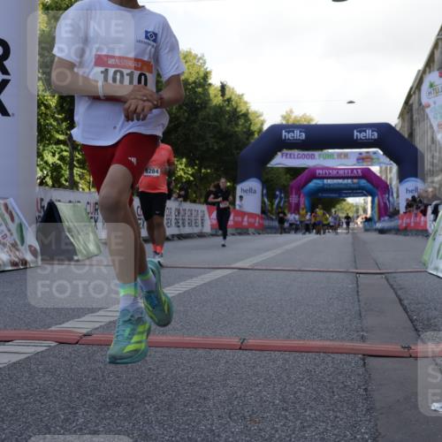 06.09.2026 - CURREX Alsterlauf Yannick Fuchs http://msf.ph/oto/10229849 06.09.2026 11:49:58 Ziel 1004, 1010, 1086, 1101, 1141, 1144, 1290, 1335, 8284, 8291 meine-sportfotos.de