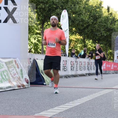 06.09.2026 - CURREX Alsterlauf Yannick Fuchs http://msf.ph/oto/10229851 06.09.2026 11:49:59 Ziel 1004, 1010, 1086, 1101, 1141, 1144, 1335, 8284 meine-sportfotos.de