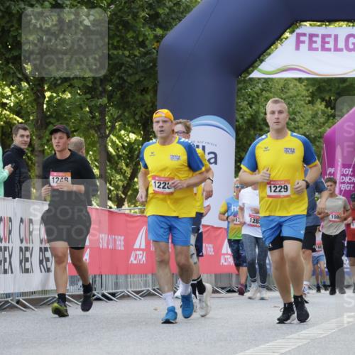 06.09.2026 - CURREX Alsterlauf Yannick Fuchs http://msf.ph/oto/10229861 06.09.2026 11:50:09 Ziel 1031, 1062, 1228, 1229, 1341 meine-sportfotos.de