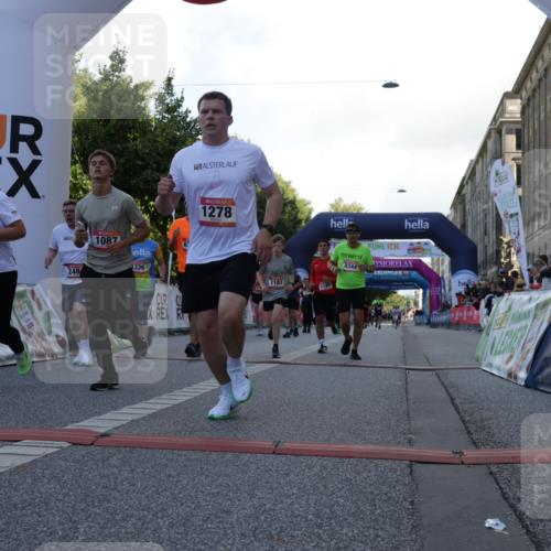 06.09.2026 - CURREX Alsterlauf Yannick Fuchs http://msf.ph/oto/10229876 06.09.2026 11:50:20 Ziel 1031, 1062, 1087, 1140, 1171, 1183, 1187, 1188, 1228, 1229, 1248, 1278, 1282, 1292, 1336, 1341, 2484, 6390, 8344 meine-sportfotos.de