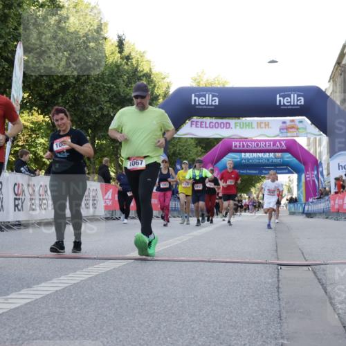 06.09.2026 - CURREX Alsterlauf Yannick Fuchs http://msf.ph/oto/10229886 06.09.2026 11:50:27 Ziel 1055, 1067, 1087, 1140, 1159, 1160, 1183, 1187, 1188, 1189, 1203, 1336, 2484, 6390, 8247, 8344 meine-sportfotos.de