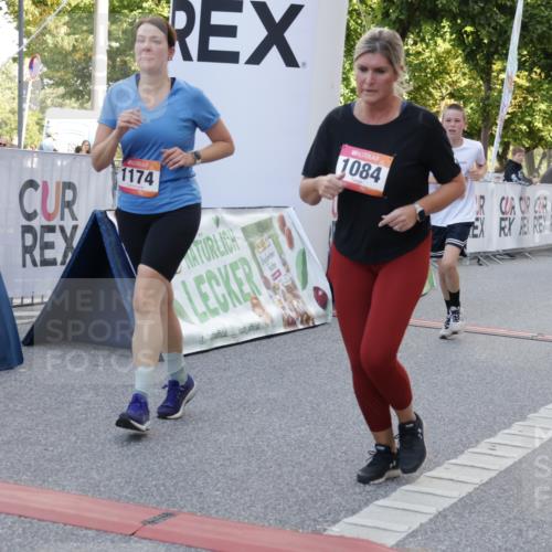 06.09.2026 - CURREX Alsterlauf Yannick Fuchs http://msf.ph/oto/10229908 06.09.2026 11:50:37 Ziel 1030, 1033, 1036, 1084, 1174, 1189, 1203, 1319, 1344, 8090, 8136, 8247 meine-sportfotos.de