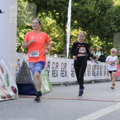 06.09.2026 - CURREX Alsterlauf Yannick Fuchs http://msf.ph/oto/10229941 06.09.2026 11:51:01 Ziel 1211, 1235, 1241, 1296, 1302, 8162, 8346 meine-sportfotos.de