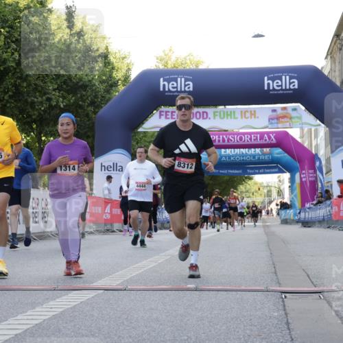 06.09.2026 - CURREX Alsterlauf Yannick Fuchs http://msf.ph/oto/10229958 06.09.2026 11:51:12 Ziel 1079, 1182, 1246, 1314, 4444, 8098, 8251, 8285, 8312, 8346 meine-sportfotos.de